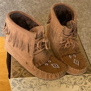 Manitobah MukLuks Harvester Lined Moccasin boot